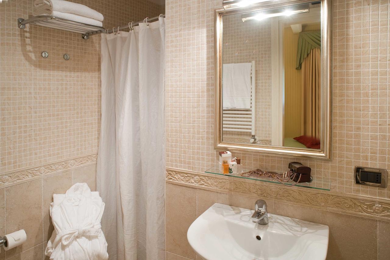 Hotel Hs Veneza Quarto foto